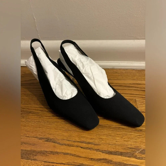 Vintage J Renee Black Slingbacks with Pearl Heels - Picture 2 of 8